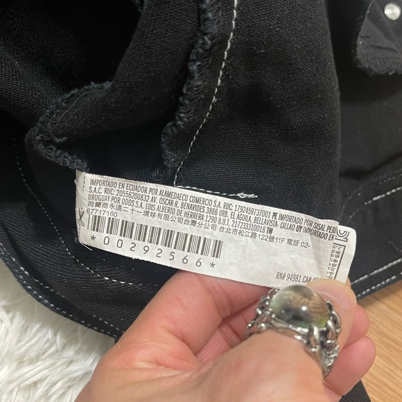 EUC Women’s Small Forever 21 Contrast Stitch Denim Jacket In Black - Picture 10 of 12